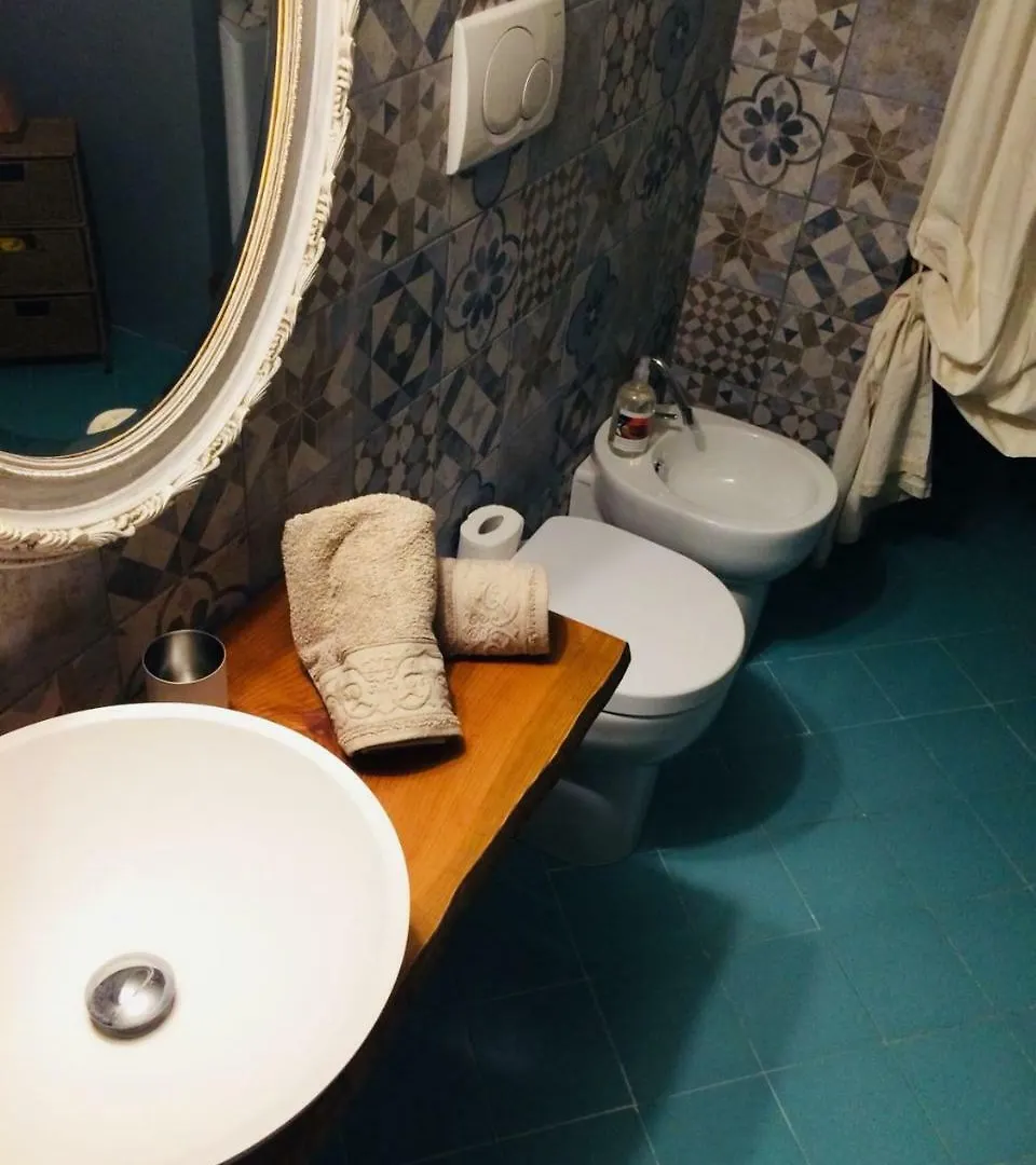 Easy Room Colle Val D'Elsa 0*,  Italy
