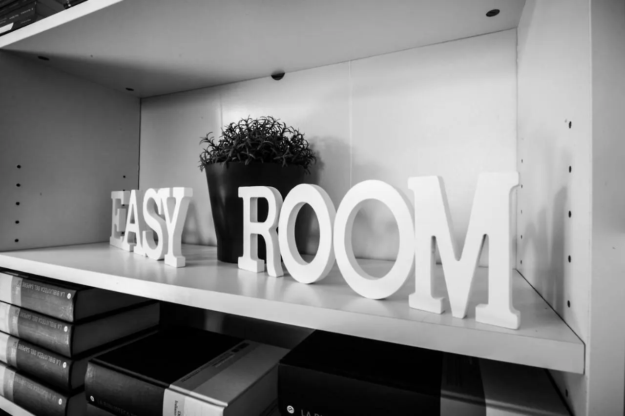 Easy Room Colle Val D'Elsa Italy